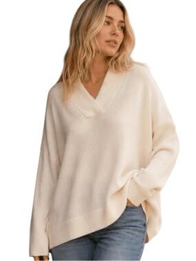 132:  JODIFL NWT SWEATER CREAM (H6)